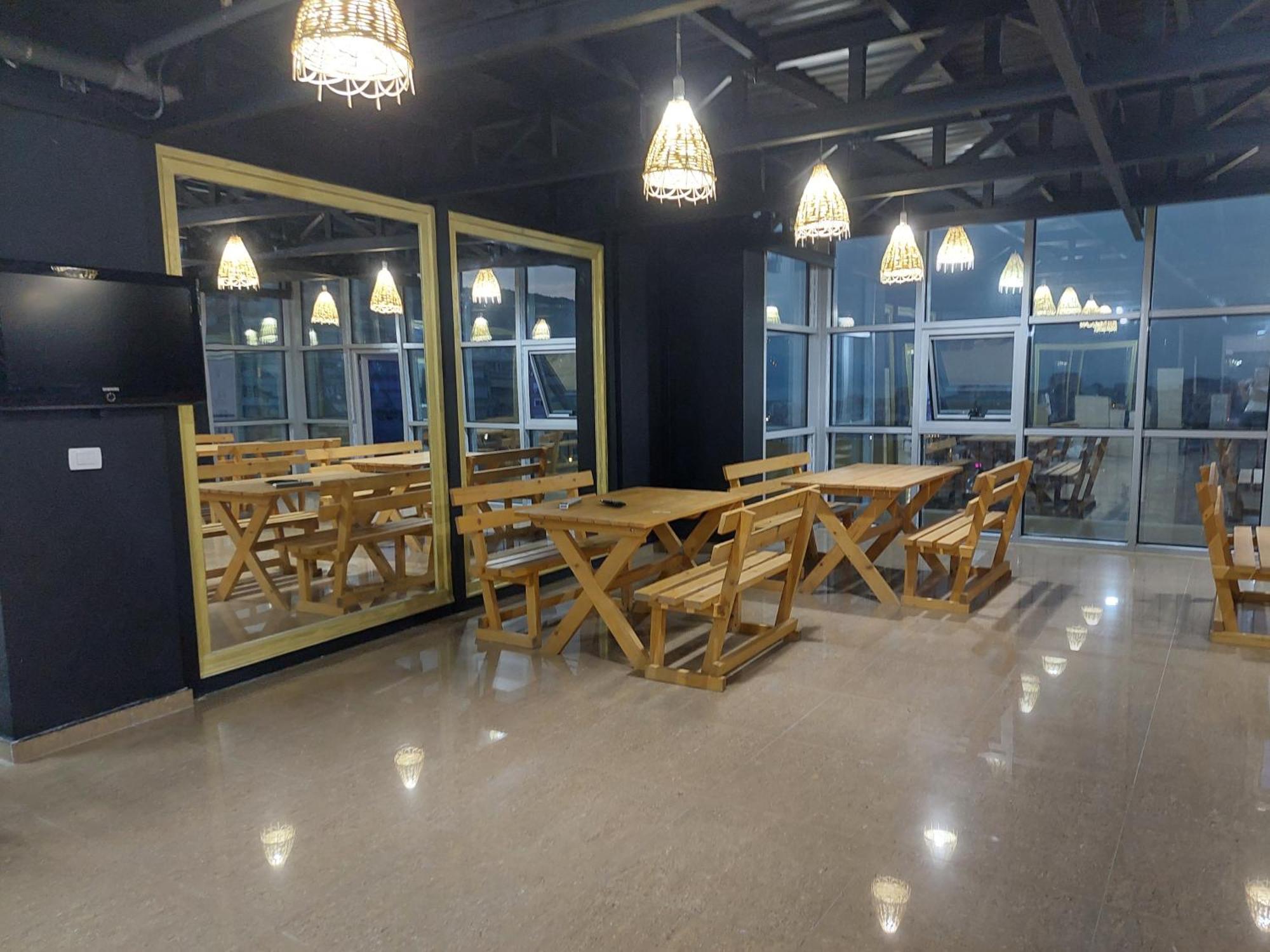 Saranda Boutique Hostel Buitenkant foto